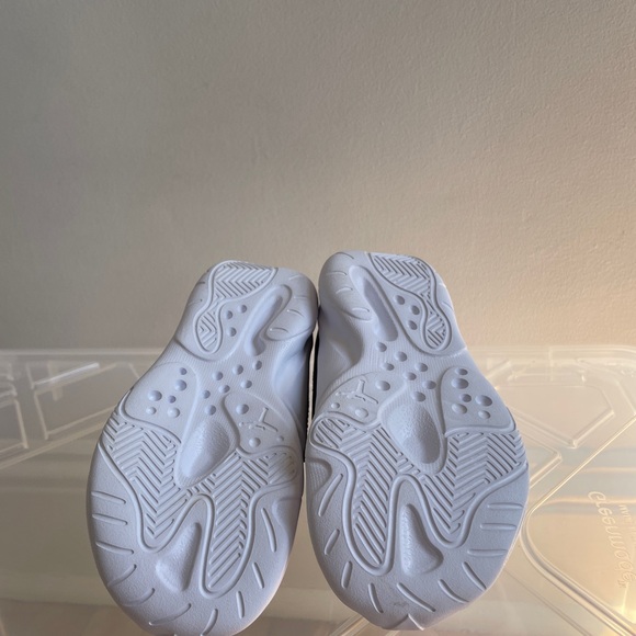 Nike Air Jordan 11 CMFT Low Kids size 8 - Picture 7 of 8